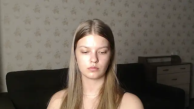 Snapshot of EmySway chatting on December 27, 7:57 pm EmySway online show from December 27, 7:57 pm