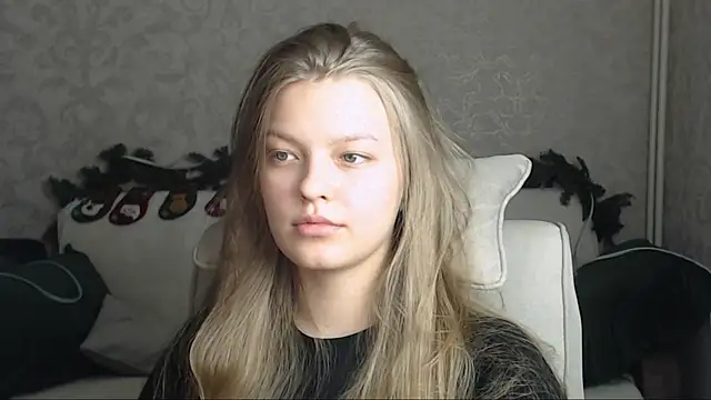 Snapshot of EmySway chatting on January 28, 1:38 pm EmySway online show from January 28, 1:38 pm