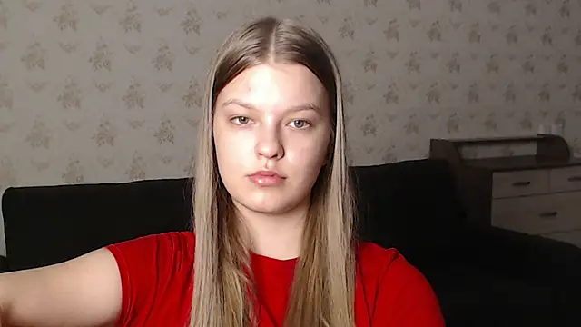 Snapshot of EmySway chatting on February 28, 3:59 pm EmySway online show from February 28, 3:59 pm