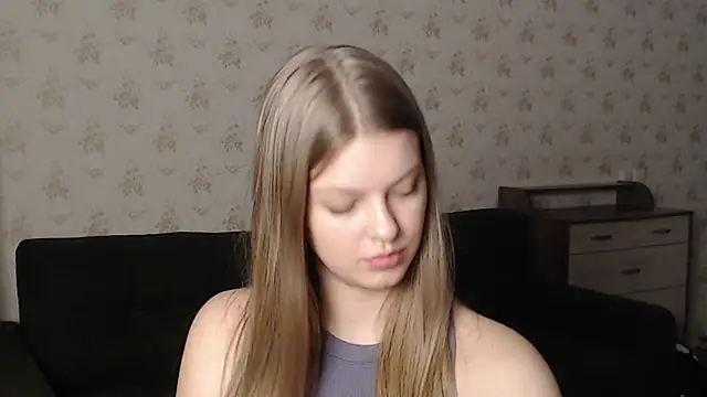Snapshot of EmySway chatting on February 22, 5:57 pm EmySway online show from February 22, 5:57 pm