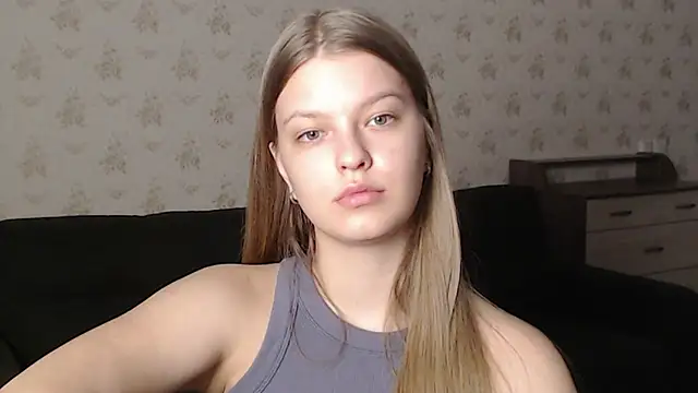 Snapshot of EmySway chatting on February 23, 6:01 pm EmySway online show from February 23, 6:01 pm