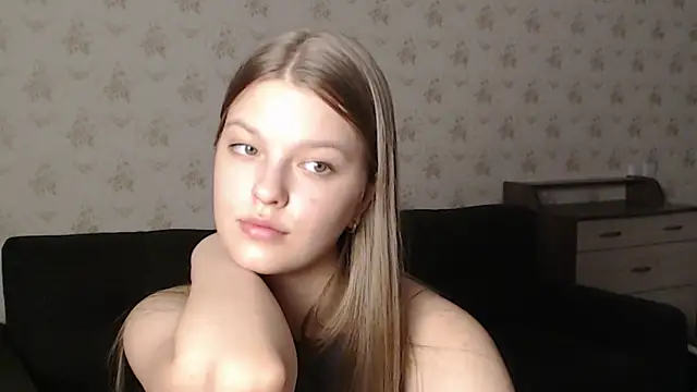 Snapshot of EmySway chatting on February 22, 9:04 pm EmySway online show from February 22, 9:04 pm