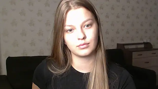 Snapshot of EmySway chatting on October 4, 11:56 am EmySway online show from October 4, 11:56 am