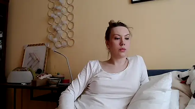 Snapshot of Scarlettford chatting on March 21, 11:22 am Scarlettford online show from March 21, 11:22 am