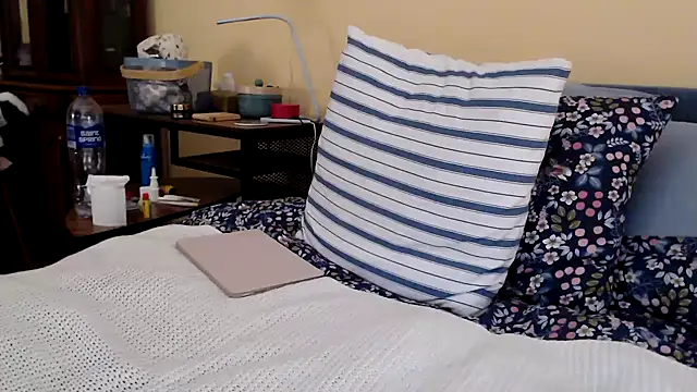 Snapshot of Scarlettford chatting on February 25, 4:35 pm Scarlettford online show from February 25, 4:35 pm
