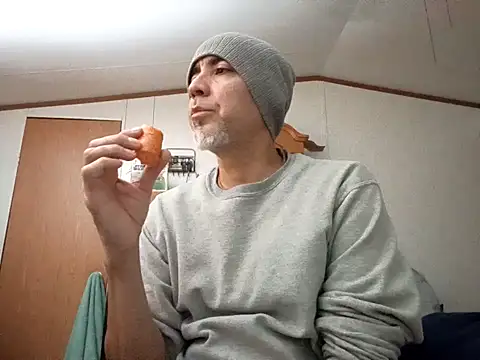 Xoc8  online show from April 20, 12:13 am