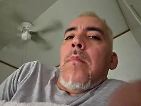 Xoc8  online show from May 10, 5:44 am