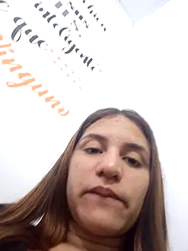 Snapshot of AnthonelaDuque chatting on March 6, 7:43 pm AnthonelaDuque online show from March 6, 7:43 pm