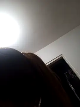 Snapshot of AnthonelaDuque chatting on February 21, 1:22 am AnthonelaDuque online show from February 21, 1:22 am