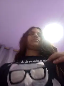 Snapshot of AnthonelaDuque chatting on March 10, 11:34 am AnthonelaDuque online show from March 10, 11:34 am