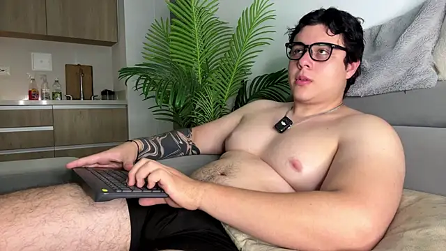 Snapshot of odin_blake chatting on June 24, 5:22 pm odin blake online show from June 24, 5:22 pm