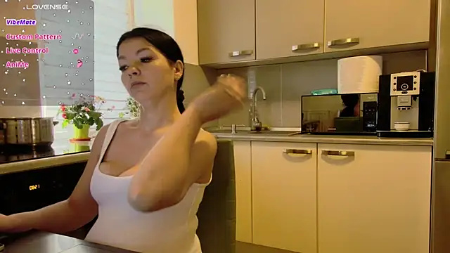 alisoncassie online show from May 7, 5:22 am
