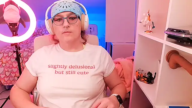 Snapshot of TransCayenne chatting on November 11, 8:03 pm TransCayenne online show from November 11, 8:03 pm