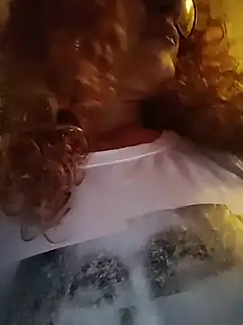 Snapshot of SelenaHouston chatting on March 1, 2:11 am SelenaHouston online show from March 1, 2:11 am