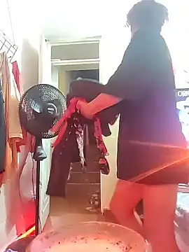 Snapshot of SelenaHouston chatting on February 17, 4:21 am SelenaHouston online show from February 17, 4:21 am