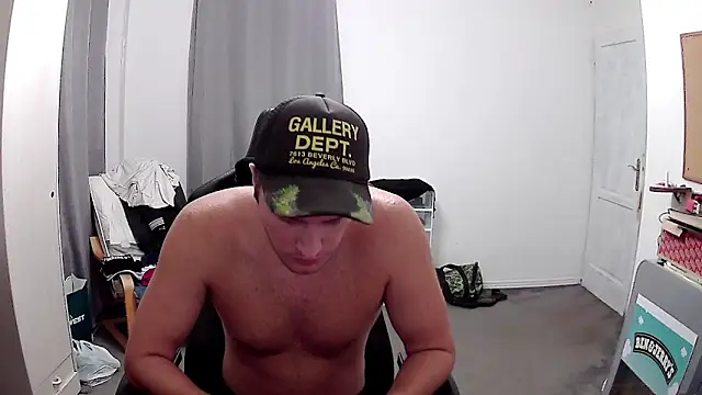 Snapshot of PKrisztian chatting on October 5, 6:53 pm PKrisztian online show from October 5, 6:53 pm