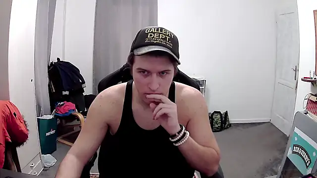 PKrisztian online show from March 8, 3:37 pm