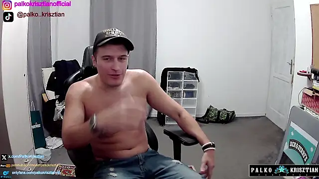 Snapshot of PKrisztian chatting on November 29, 10:32 pm PKrisztian online show from November 29, 10:32 pm