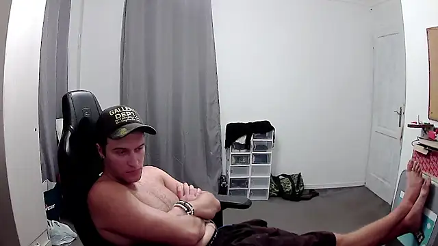 Snapshot of PKrisztian chatting on October 12, 6:31 pm PKrisztian online show from October 12, 6:31 pm