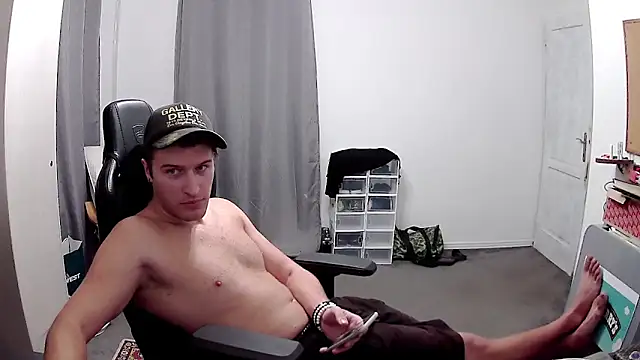 Snapshot of PKrisztian chatting on October 4, 4:41 pm PKrisztian online show from October 4, 4:41 pm
