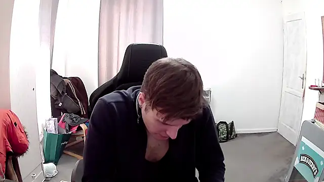 PKrisztian online show from April 8, 1:45 pm