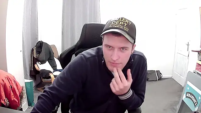 PKrisztian online show from April 13, 11:53 pm