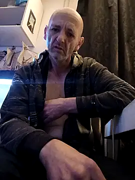 peterbi45 online show from October 19, 4:15 am