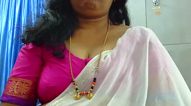 Snapshot of Vijji-telugu chatting on December 23, 8:11 am Vijji-telugu online show from December 23, 8:11 am