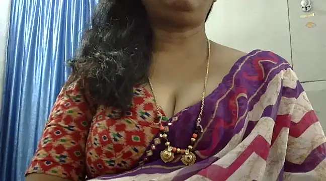 Snapshot of Vijji-telugu chatting on January 3, 8:10 am Vijji-telugu online show from January 3, 8:10 am