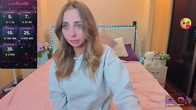 PerfectJulllia online show from December 5, 8:49 am