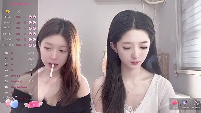 Snapshot of UU-1314 chatting on March 1, 1:22 am UU-1314 online show from March 1, 1:22 am