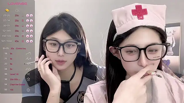 Snapshot of UU-1314 chatting on October 17, 11:56 am UU-1314 online show from October 17, 11:56 am