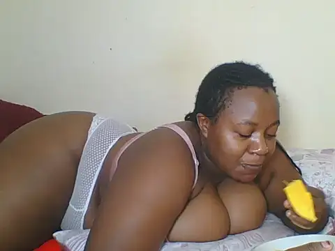 Snapshot of CuteAurel chatting on June 21, 11:54 pm CuteAurel online show from June 21, 11:54 pm