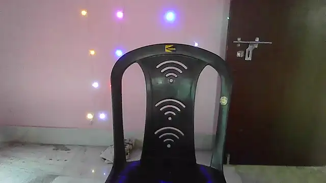 Snapshot of my-laila chatting on October 22, 8:14 am my-laila online show from October 22, 8:14 am