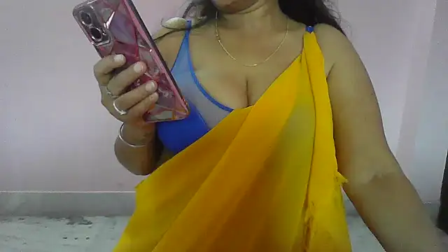 Snapshot of my-laila chatting on December 15, 5:02 am my-laila online show from December 15, 5:02 am