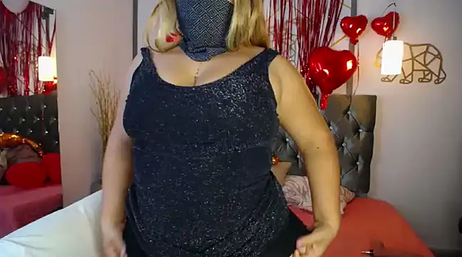 Snapshot of SalmaZaman chatting on February 14, 4:26 am SalmaZaman online show from February 14, 4:26 am
