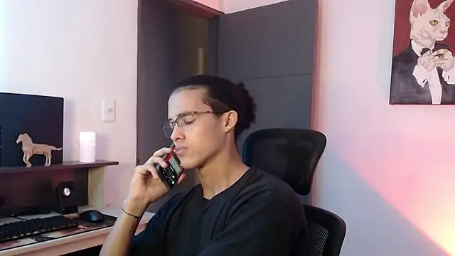 Snapshot of alejo_x3 chatting on January 19, 11:43 pm alejo x3 online show from January 19, 11:43 pm