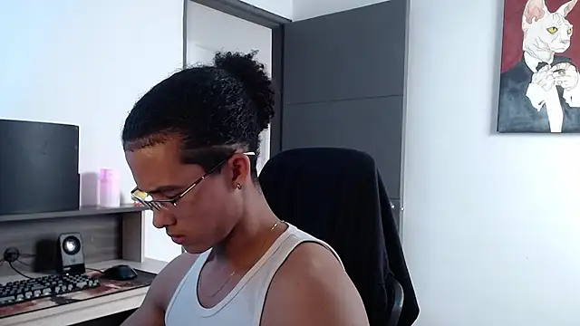 Snapshot of alejo_x3 chatting on February 20, 5:41 pm alejo x3 online show from February 20, 5:41 pm