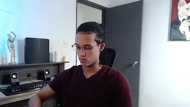 Snapshot of alejo_x3 chatting on February 17, 7:55 pm alejo x3 online show from February 17, 7:55 pm