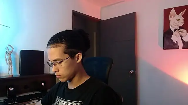 Snapshot of alejo_x3 chatting on March 1, 3:53 am alejo x3 online show from March 1, 3:53 am