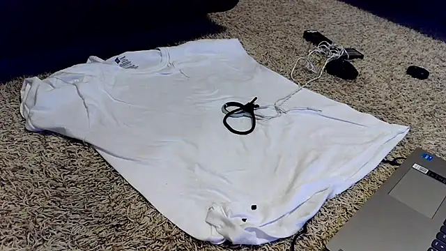 femgui69 online show from December 3, 9:47 pm