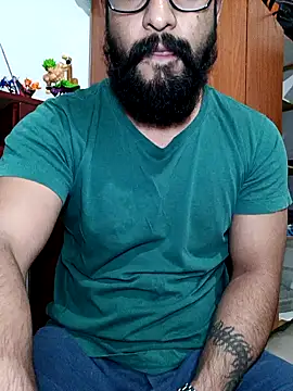 HombreS3n online show from February 1, 8:05 pm