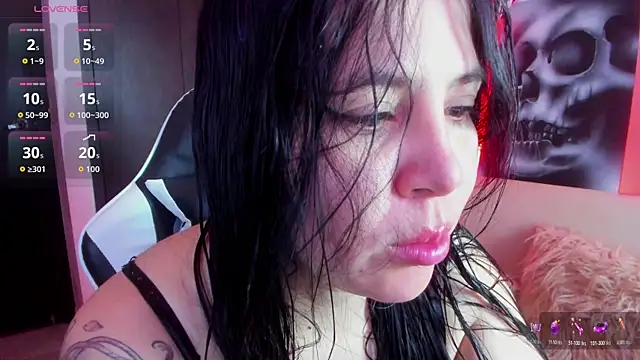 Snapshot of AilynRed chatting on June 20, 3:00 am AilynRed online show from June 20, 3:00 am