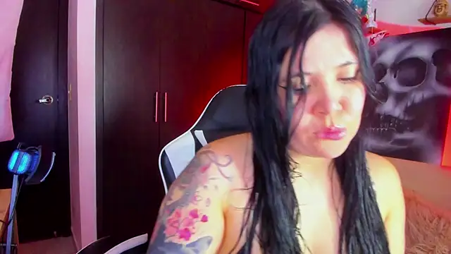 AilynRed online show from May 31, 1:55 am