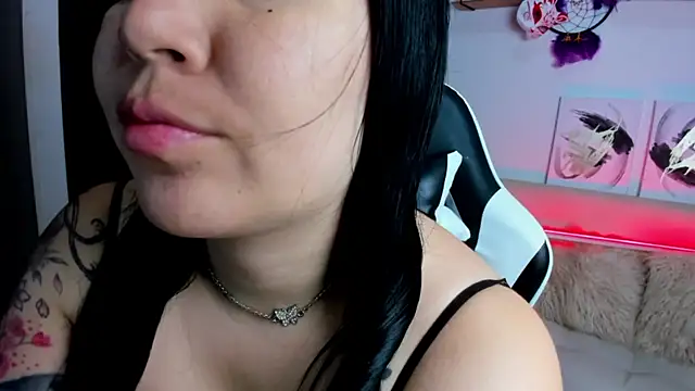 AilynRed online show from January 11, 1:34 am