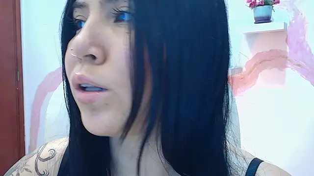 Snapshot of AilynRed chatting on February 20, 4:18 am AilynRed online show from February 20, 4:18 am