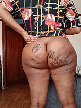 Snapshot of Babez_show chatting on June 18, 10:31 am Babez show online show from June 18, 10:31 am