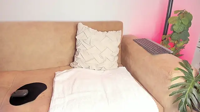 iam-ella18 online show from November 28, 1:06 am