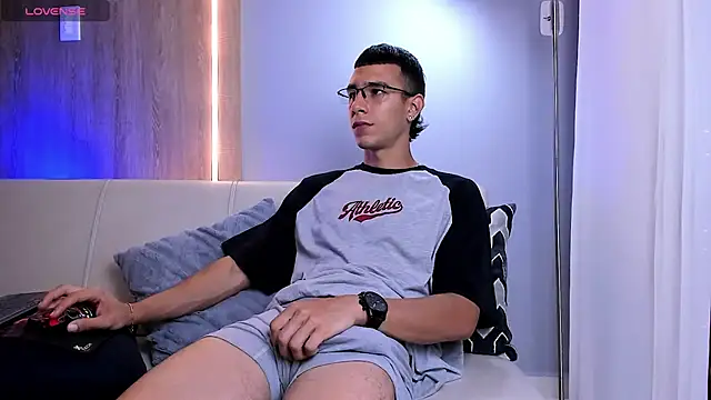 SymonPrince online show from November 30, 1:06 am