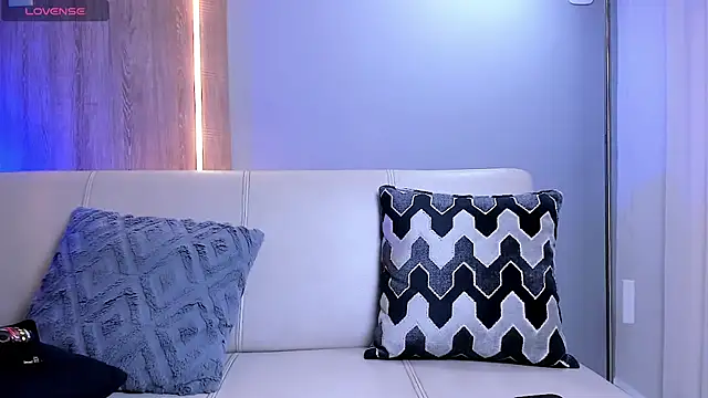 SymonPrince online show from October 29, 10:20 pm